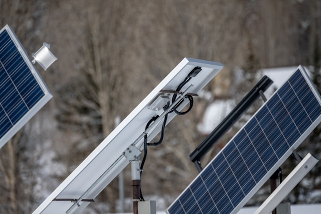 solar powered security cameras